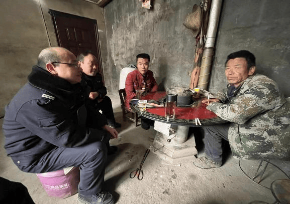 星空体育入口官网-专业足管员工薪资表首公布，俱乐部内部矛盾再次紧张的简单介绍